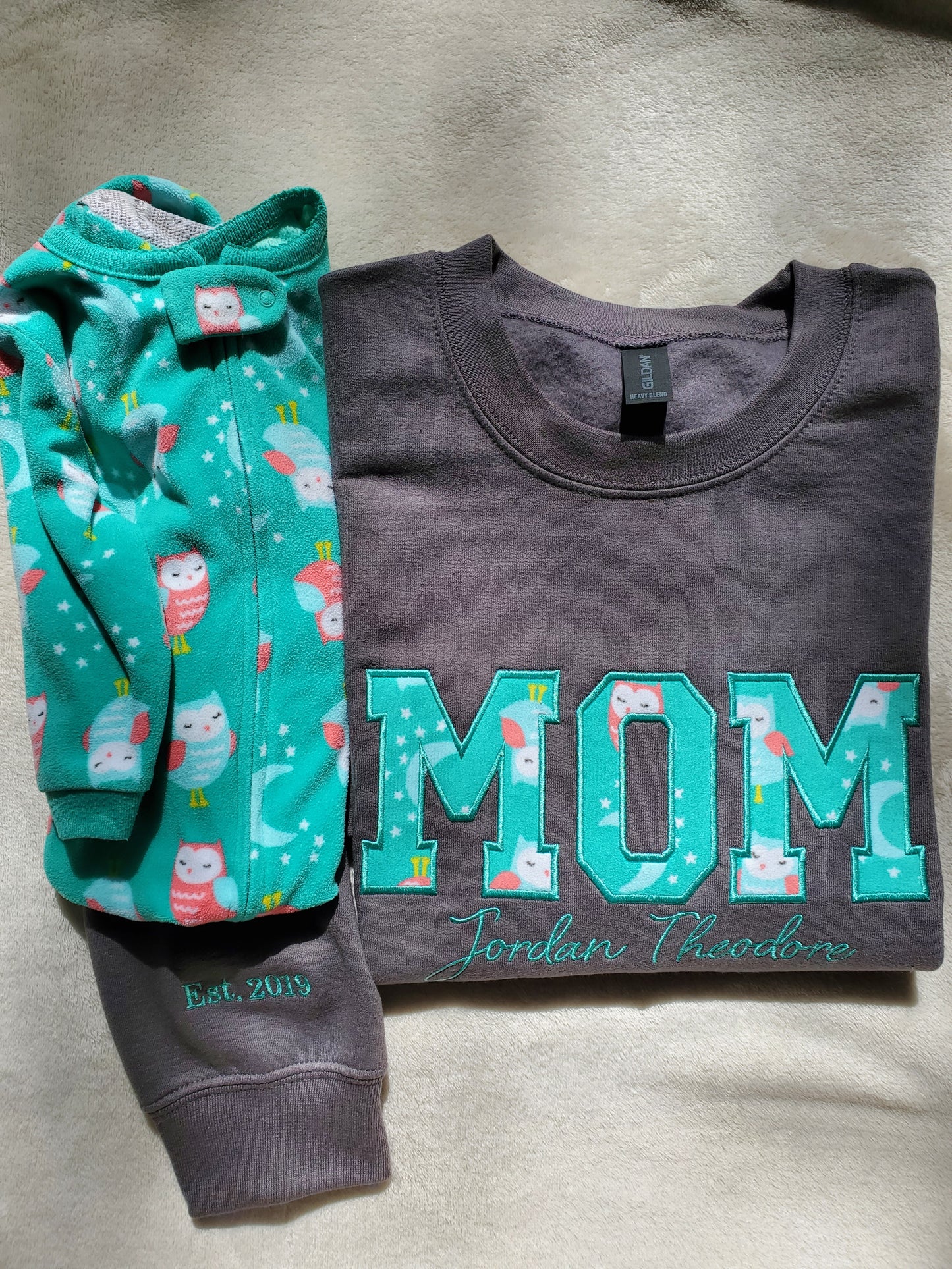 Custom Embroidered MOM Sweatshirt Made With Baby keepsake Outfit, Personalized Applique Sweatshirt, Memory Gift for Mom or Dad